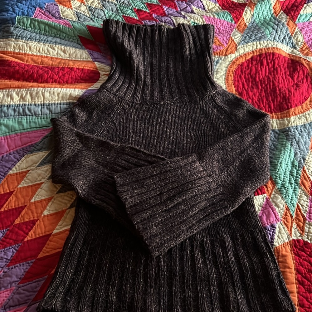 ❄️Cowl neck bell sleeved short sweater - Picture 2 of 5